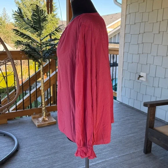 Velvet by Graham & Spencer | Regular Fit Long Sleeve - Picture 4 of 7